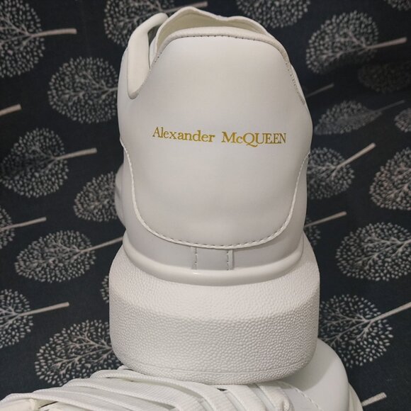 Athletic_Shoes